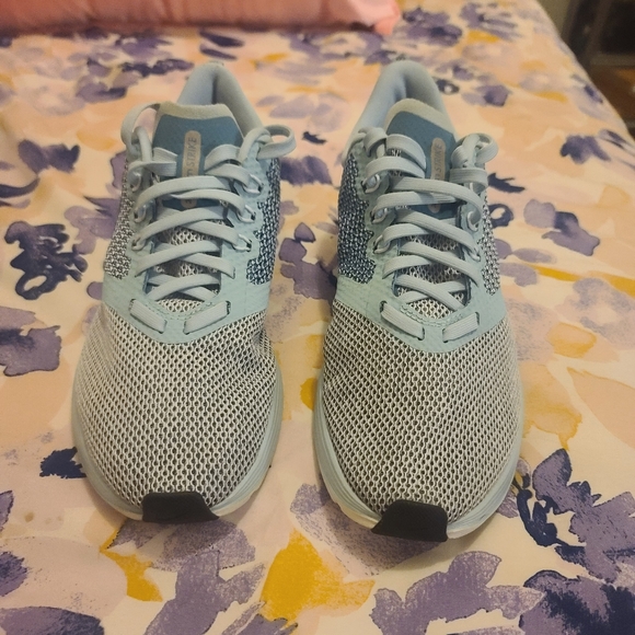 Nike Shoes - Nike Zoom Strikes